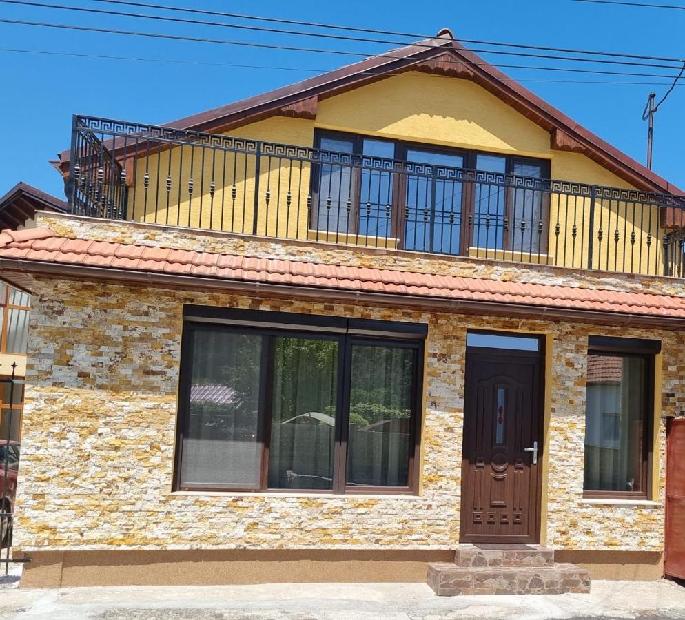 Casa De Oaspeti Minerva Deva Exterior photo